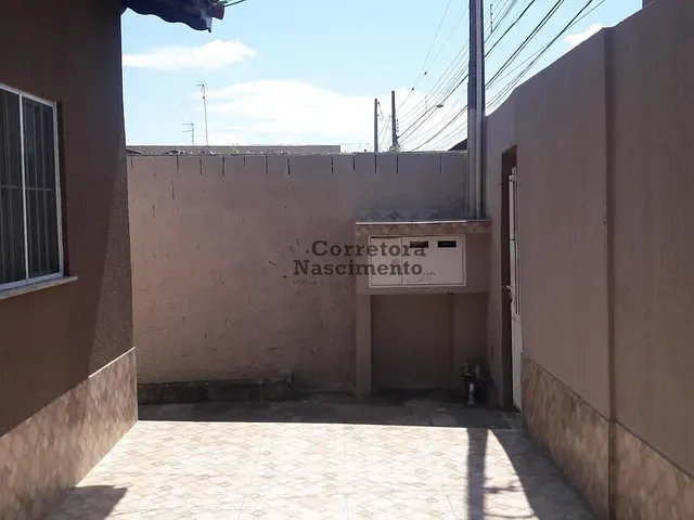 Casa com 300m² 3 quartos e 2 banheiros, à venda, no bairro Jardim Santa Maria em Jacareí