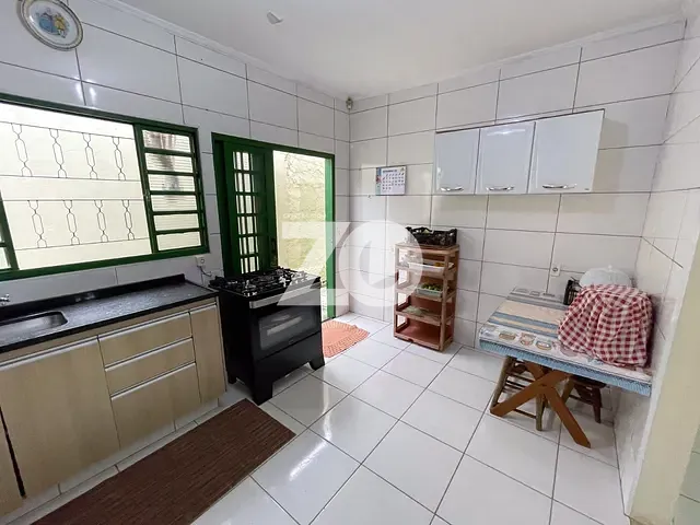 Casa com 250m² 2 quartos e 3 banheiros, à venda, no bairro Parque dos Eucaliptos em Bauru