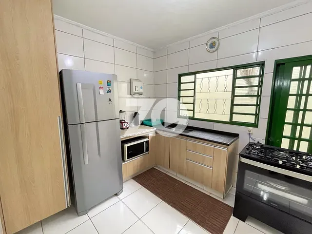 Casa com 250m² 2 quartos e 3 banheiros, à venda, no bairro Parque dos Eucaliptos em Bauru