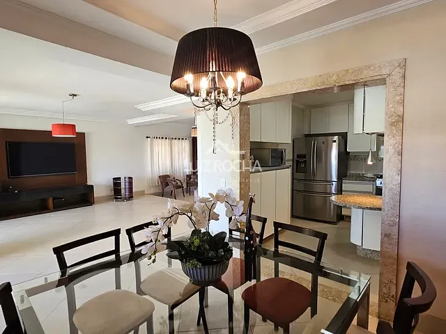 Casa com 361m² 4 quartos e 4 banheiros, à venda, no bairro São Paulo II em Cotia