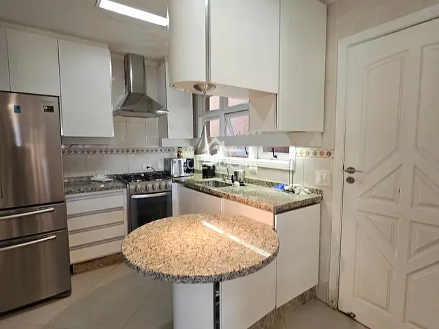 Casa com 361m² 4 quartos e 4 banheiros, à venda, no bairro São Paulo II em Cotia