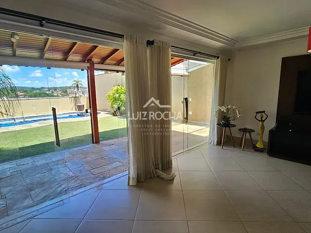 Casa com 361m² 4 quartos e 4 banheiros, à venda, no bairro São Paulo II em Cotia