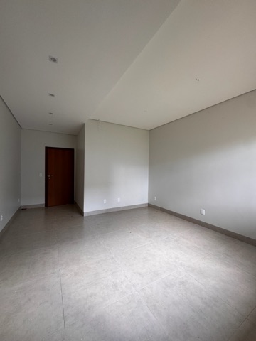 Casa com 501m² 3 quartos e 1 banheiro, à venda, no bairro Parque dos Ingás em Nova Mutum