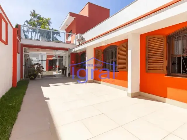 Casa com 605m² 3 quartos e 6 banheiros, à venda, no bairro Alto de Pinheiros em São Paulo