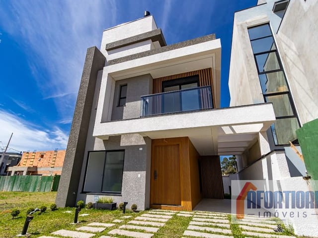 Casa com 128m² 3 quartos e 2 banheiros, à venda, no bairro Santa Cândida em Curitiba