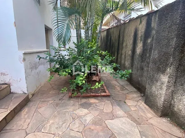 Casa 4 quartos e 2 banheiros, à venda, no bairro Centro em Mococa