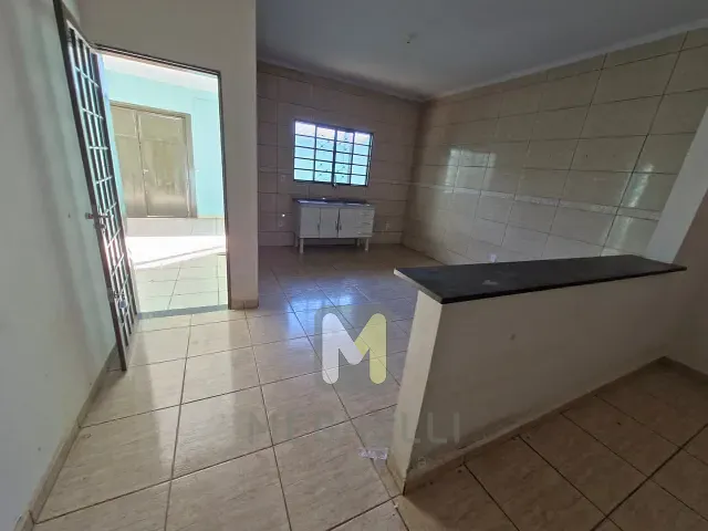 Casa com 200m² 3 quartos e 2 banheiros, para alugar, no bairro Jardim Boa Esperança II em Serrana