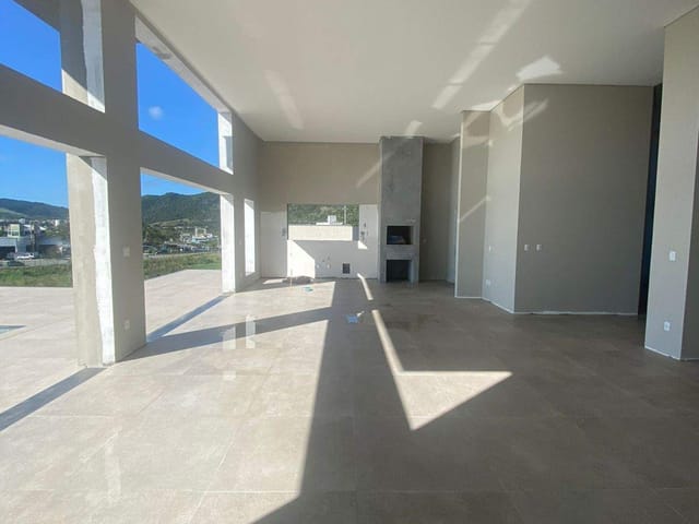 Casa 4 quartos e 6 banheiros, à venda, no bairro Vargem do Bom Jesus em Florianópolis