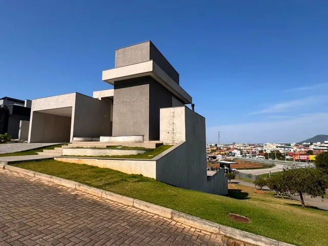Casa 4 quartos e 6 banheiros, à venda, no bairro Ingleses do Rio Vermelho em Florianópolis