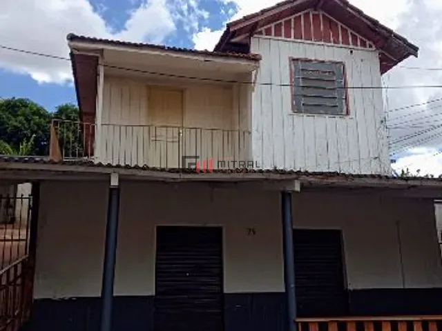 Casa com 360m² 4 quartos e 4 banheiros, à venda, no bairro Portuguesa em Londrina