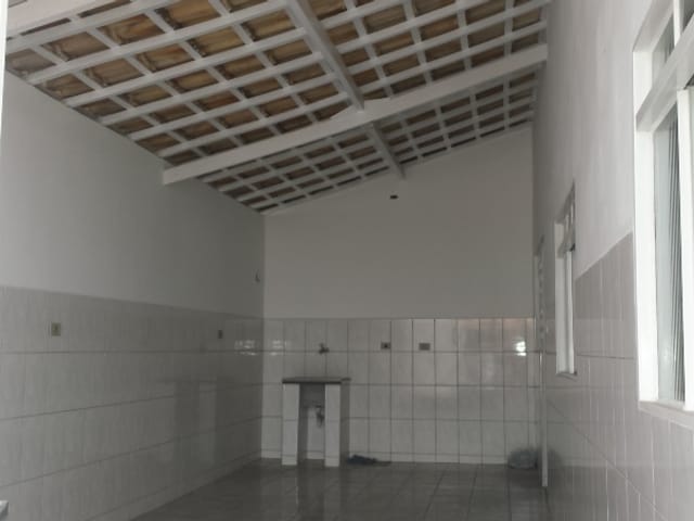 Casa com 415m² 4 quartos e 2 banheiros, à venda, no bairro Residencial Comercial Vila Verde em Pindamonhangaba