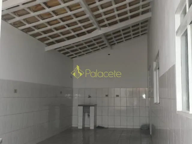 Casa com 415m² 4 quartos e 2 banheiros, à venda, no bairro Residencial Comercial Vila Verde em Pindamonhangaba