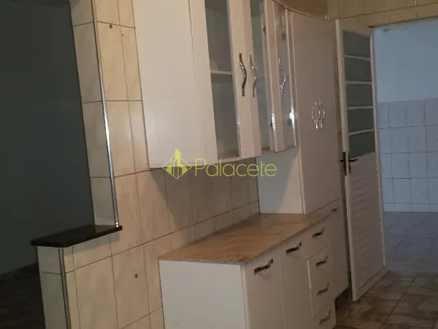 Casa com 415m² 4 quartos e 2 banheiros, à venda, no bairro Residencial Comercial Vila Verde em Pindamonhangaba