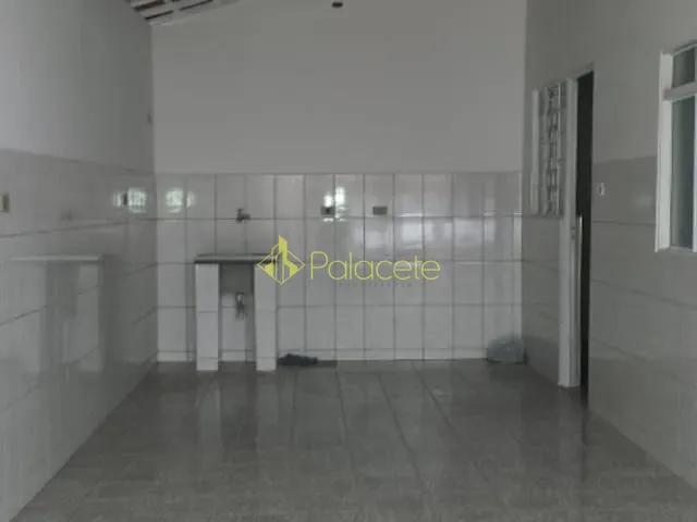 Casa com 415m² 4 quartos e 2 banheiros, à venda, no bairro Residencial Comercial Vila Verde em Pindamonhangaba