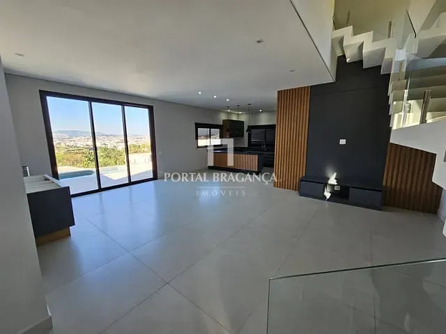 Casa com 328m² 3 quartos e 4 banheiros, à venda, no bairro Condomínio Villa Real de Bragança em Bragança Paulista