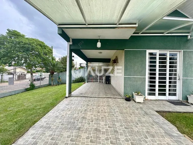 Casa com 73m² 3 quartos e 1 banheiro, à venda, no bairro Pinheirinho em Curitiba