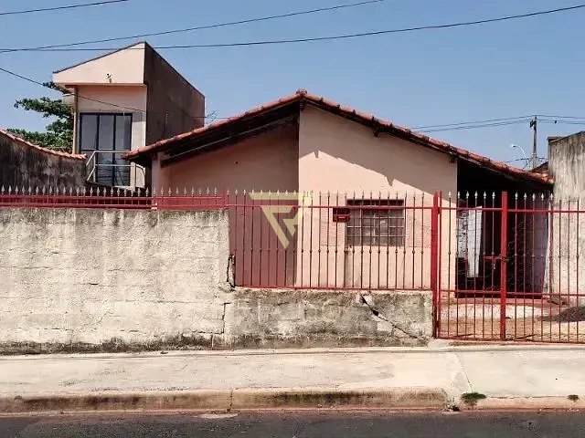 Casa com 300m² 2 quartos e 1 banheiro, à venda, no bairro Antônio Marincek em Ribeirão Preto