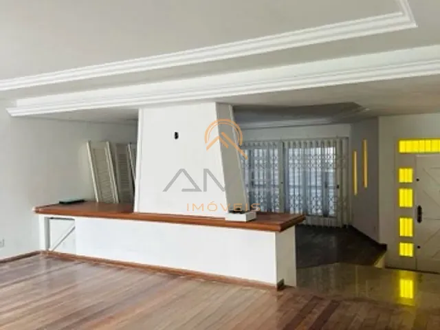 Casa com 546m² 4 quartos e 3 banheiros, à venda, no bairro Areal em Pelotas