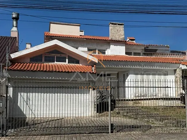Casa com 546m² 4 quartos e 3 banheiros, à venda, no bairro Areal em Pelotas