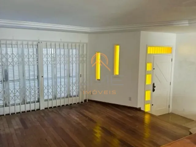 Casa com 546m² 4 quartos e 3 banheiros, à venda, no bairro Areal em Pelotas