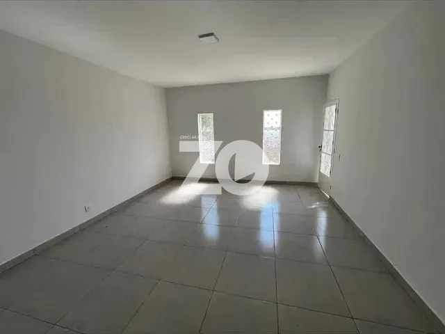 Casa com 300m² 2 quartos e 1 banheiro, à venda, no bairro Jardim Ferraz em Bauru