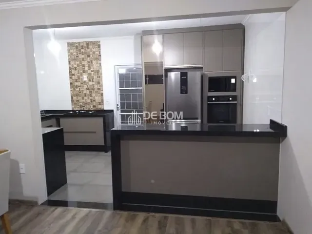 Casa com 275m² 3 quartos e 3 banheiros, à venda, no bairro Jardim dos Manacás em Poços de Caldas