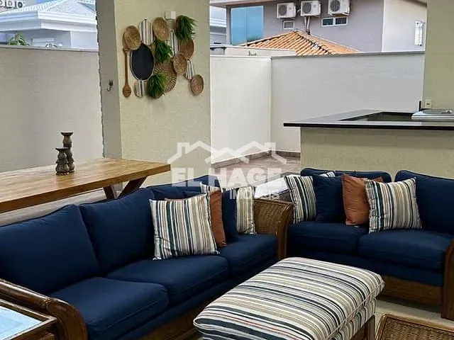 Casa com 414m² 3 quartos e 4 banheiros, à venda, no bairro Parque Universitário em Cuiabá