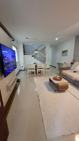 Casa com 180m² 4 quartos e 5 banheiros, à venda, no bairro Itaipu em Niterói