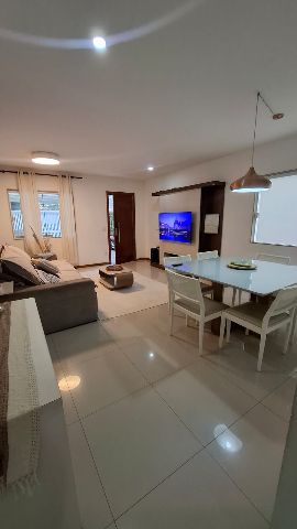 Casa com 180m² 4 quartos e 5 banheiros, à venda, no bairro Itaipu em Niterói