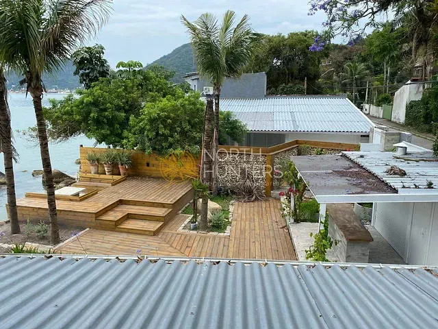 Casa com 470m² 5 quartos e 3 banheiros, à venda, no bairro Sambaqui em Florianópolis