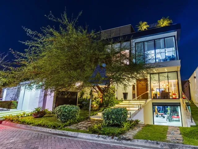 Casa com 600m² 4 quartos e 3 banheiros, à venda, no bairro Recreio dos Bandeirantes em Rio de Janeiro