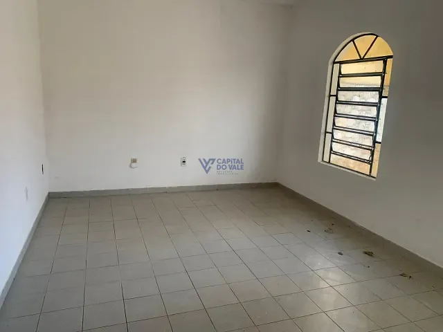 Casa com 250m² 3 quartos e 1 banheiro, à venda, no bairro Bosque dos Eucaliptos em São José dos Campos