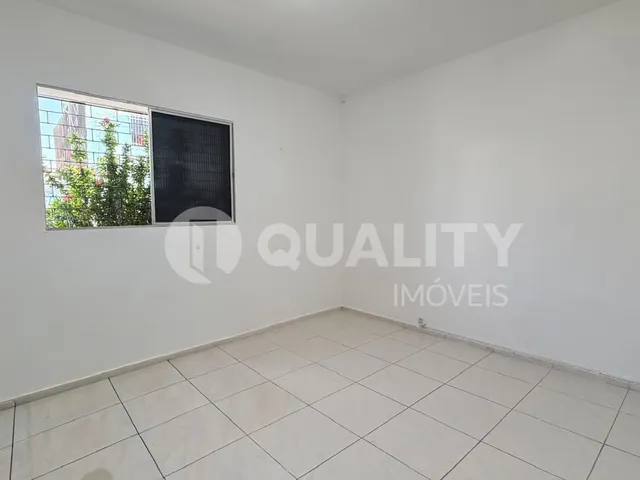 Casa 3 quartos e 2 banheiros, para alugar, no bairro Monte Castelo em Fortaleza