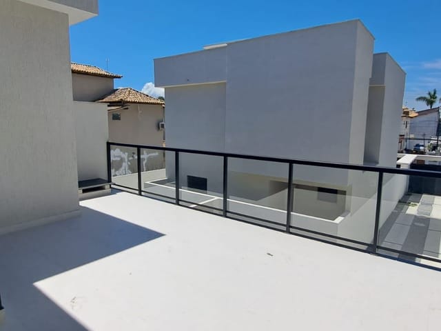 Casa 3 quartos e 4 banheiros, à venda, no bairro Costazul em Rio das Ostras
