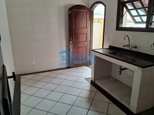 Casa 2 quartos e 4 banheiros, para alugar, no bairro Centro em Maricá