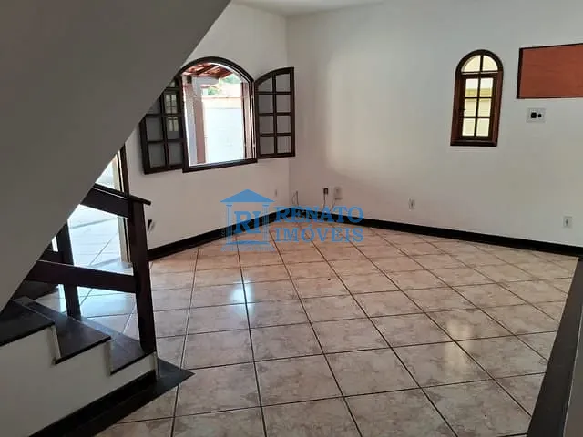Casa 2 quartos e 4 banheiros, para alugar, no bairro Centro em Maricá