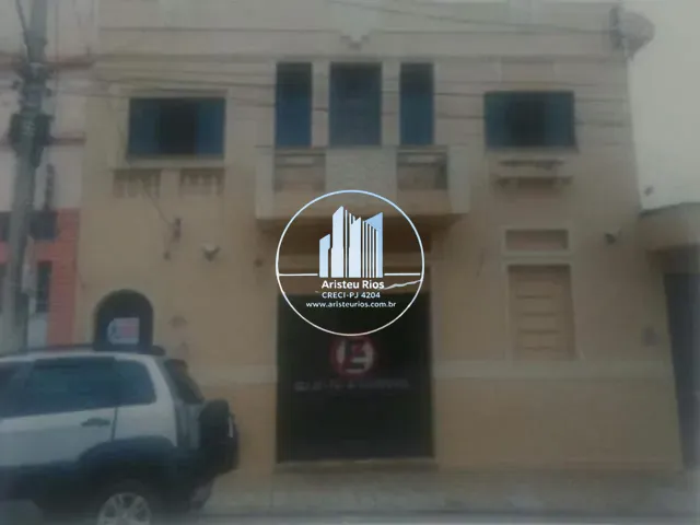 Casa com 90m², para alugar, no bairro Centro em Pouso Alegre