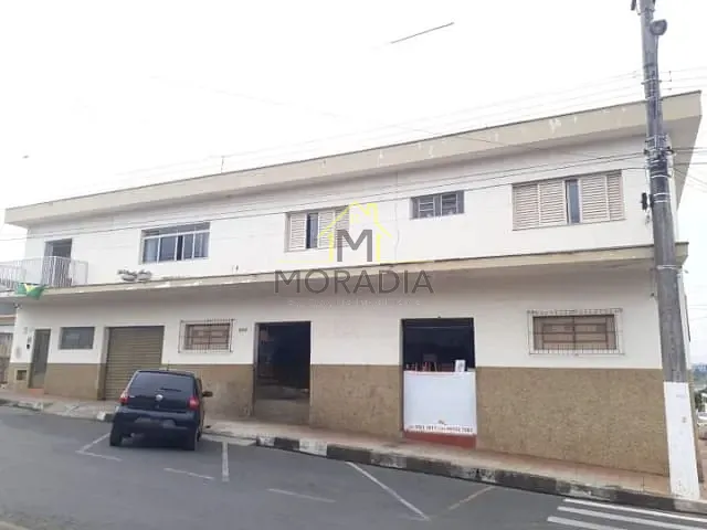 Casa com 400m² 6 quartos e 4 banheiros, à venda, no bairro Parque das Orquideas em Guaxupé