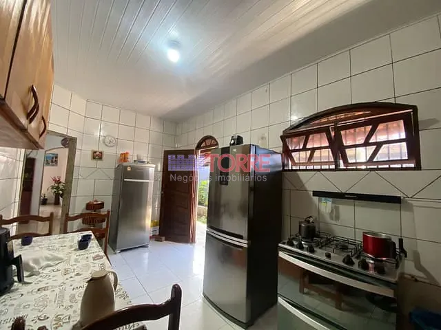 Casa 4 quartos e 2 banheiros, à venda, no bairro Olivença em Ilhéus