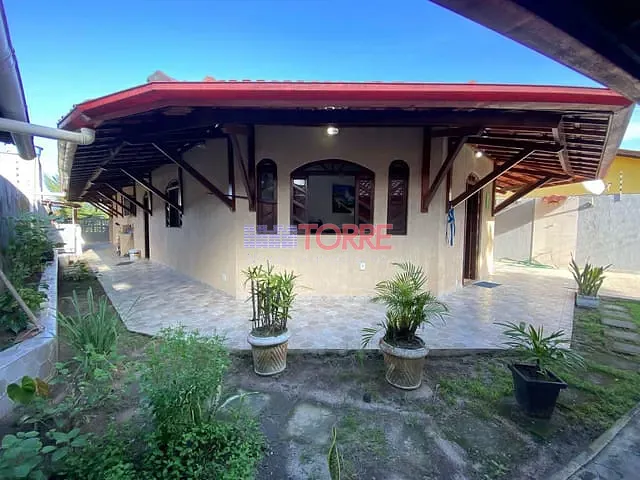 Casa 4 quartos e 2 banheiros, à venda, no bairro Olivença em Ilhéus