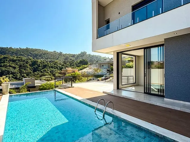 Casa com 600m² 2 quartos e 3 banheiros, à venda, no bairro Condominio Quintas da Boa Vista em Atibaia