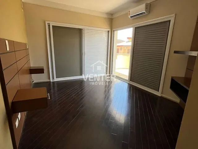 Casa com 360m² 4 quartos e 6 banheiros, à venda, no bairro Parque São Cristóvão em Taubaté