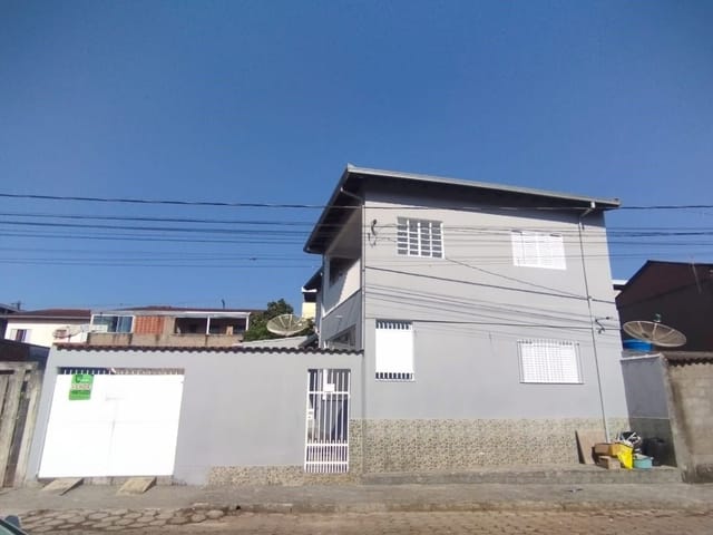 Casa com 133m², à venda, no bairro Santa Edwirges em Cambuí