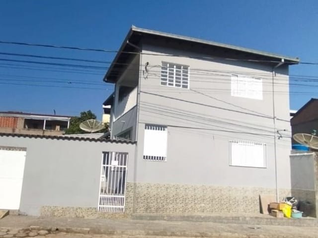 Casa com 133m², à venda, no bairro Santa Edwirges em Cambuí