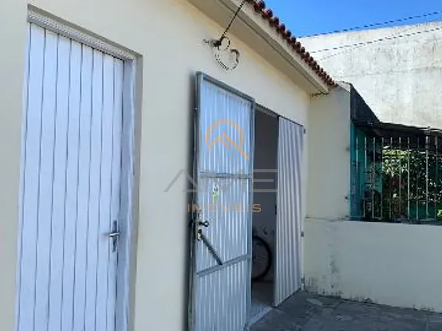 Casa 2 quartos e 1 banheiro, à venda, no bairro Fragata em Pelotas