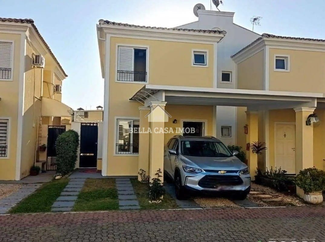 Casa à venda com 3 quartos, 94m² - Foto 1