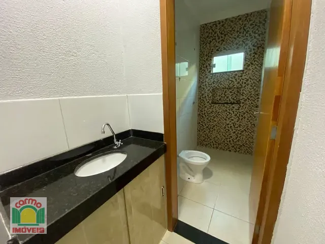 Casa 3 quartos e 2 banheiros, à venda, no bairro Residencial Veneza em Anápolis
