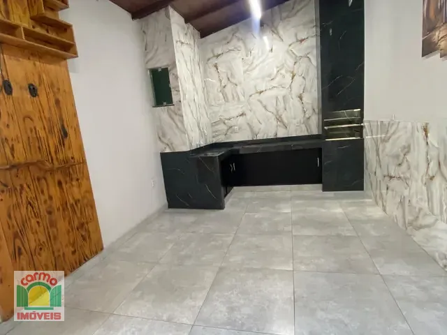 Casa 3 quartos e 2 banheiros, à venda, no bairro Residencial Veneza em Anápolis