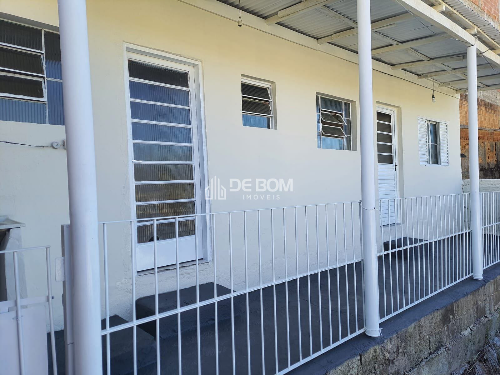 Casa para alugar com 1 quarto, 30m² - Foto 1