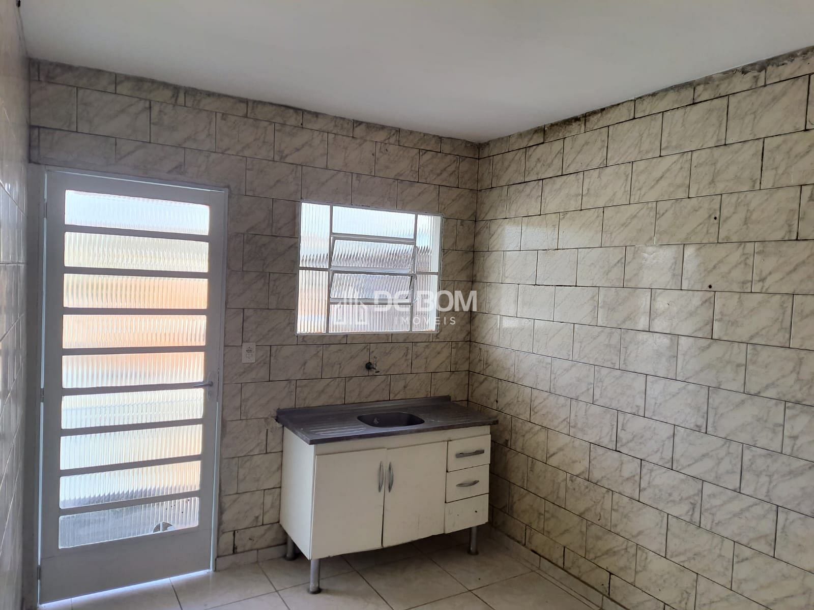 Casa para alugar com 1 quarto, 30m² - Foto 2